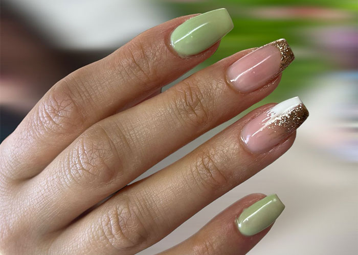 Ongles en Gel Chablon – Onglerie Annecy Ongles en gel chablon réalisés dans notre onglerie à Annecy, pour un résultat naturel et durable.